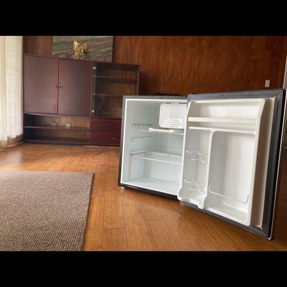 Whirlpool Mini Fridge - Picture 5 of 6